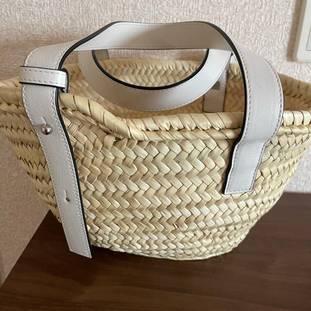 【新品】 LOEWE ロエベ カゴバッグ ホワイト  人気スモール　最終価格