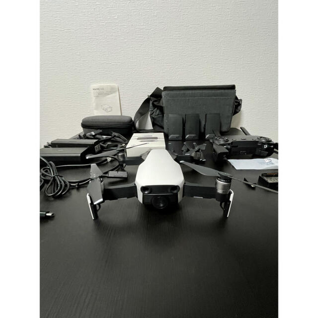 超高性能ドローン DJI Mavic Air Car Charger付き