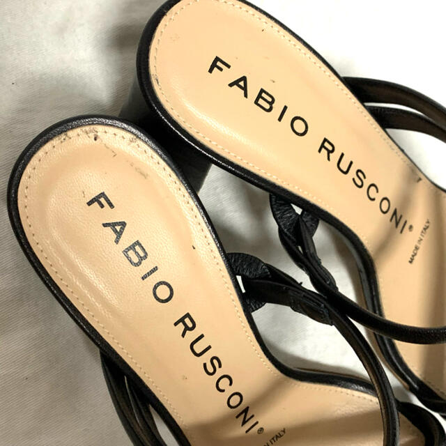 FABIO RUSCONI(ファビオルスコーニ)のファビオルスコーニ スクエアトゥ チャンキーヒール チューブストラップ サンダル レディースの靴/シューズ(サンダル)の商品写真