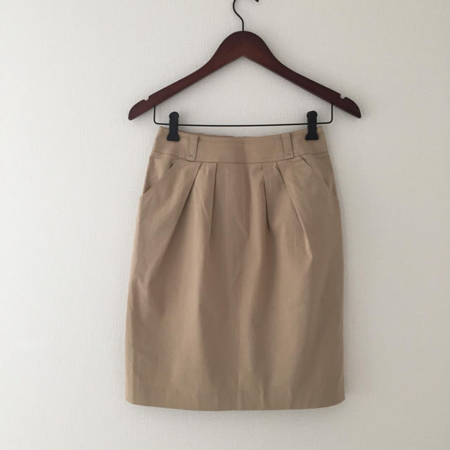 TOMORROWLAND(トゥモローランド)のボールジー❇︎きれいめタイトスカート ベージュ レディースのスカート(ひざ丈スカート)の商品写真