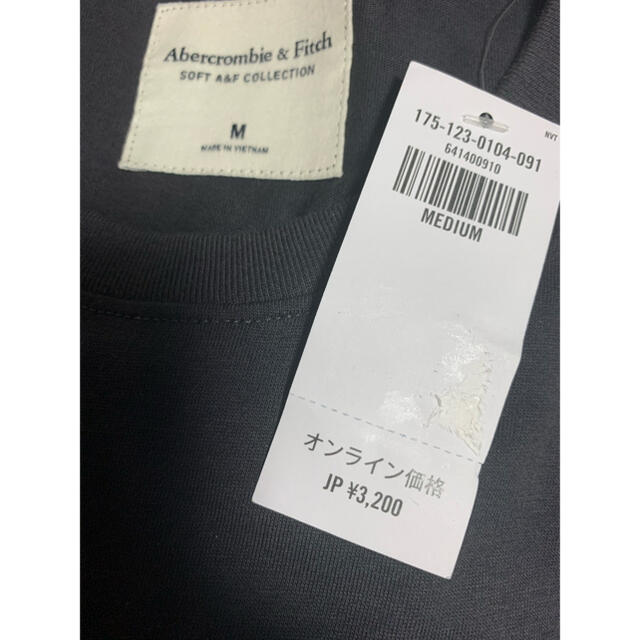 Abercrombie&Fitch(アバクロンビーアンドフィッチ)の『新品』アバクロ　メンズ　Tシャツ メンズのトップス(Tシャツ/カットソー(半袖/袖なし))の商品写真
