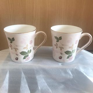 ウェッジウッド(WEDGWOOD)のウェッジウッド ワイルドストロベリー　マグカップ２客(グラス/カップ)