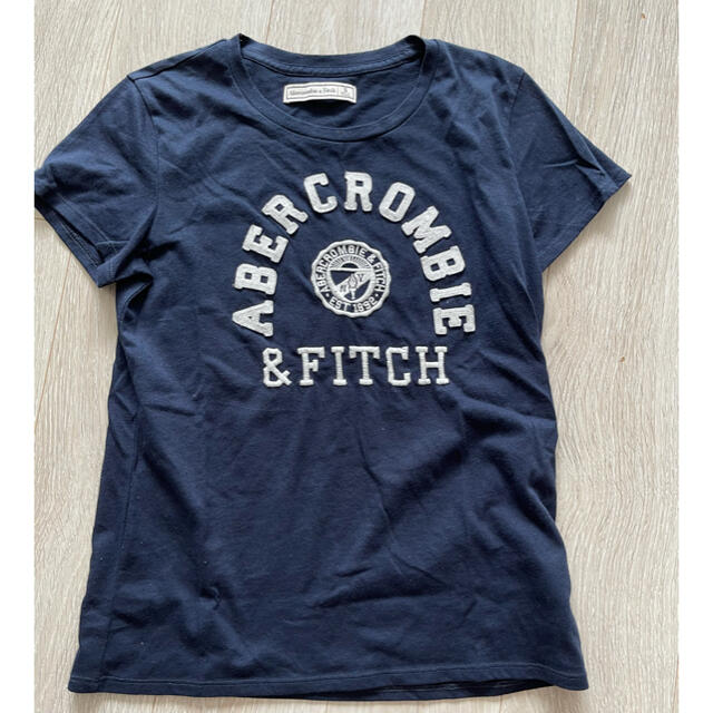 Abercrombie&Fitch(アバクロンビーアンドフィッチ)の【最終お値下げ】Abercrombie Tシャツ レディースのトップス(Tシャツ(半袖/袖なし))の商品写真