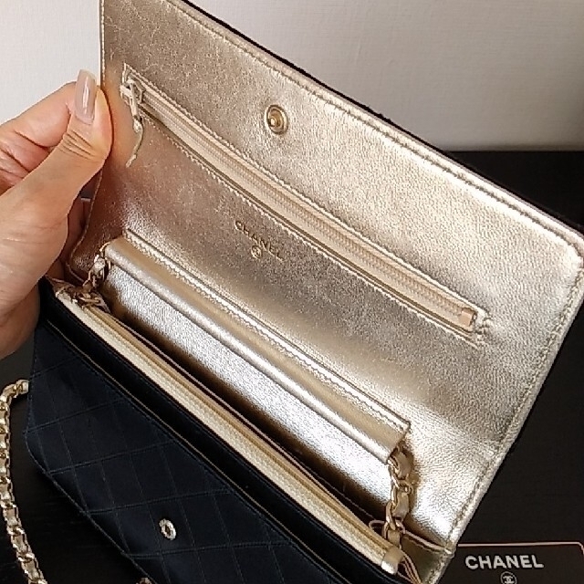 CHANEL モバイルウォレットショルダー