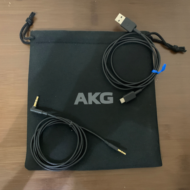 【ぽん様専用】AKG Y50BT ヘッドホン  Y50BTBLK スマホ/家電/カメラのオーディオ機器(ヘッドフォン/イヤフォン)の商品写真