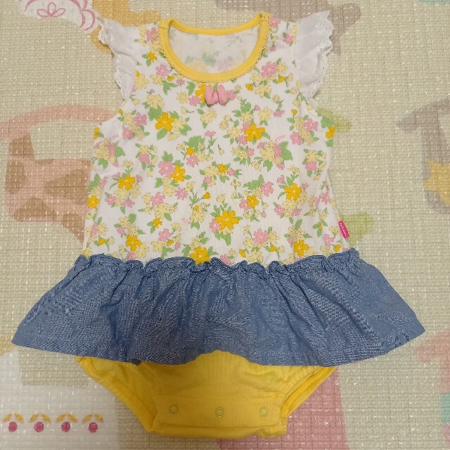 mikihouse(ミキハウス)の美品 ミキハウス　花柄 スカート ロンパース　フリル　黄色 女の子 キッズ/ベビー/マタニティのベビー服(~85cm)(ロンパース)の商品写真