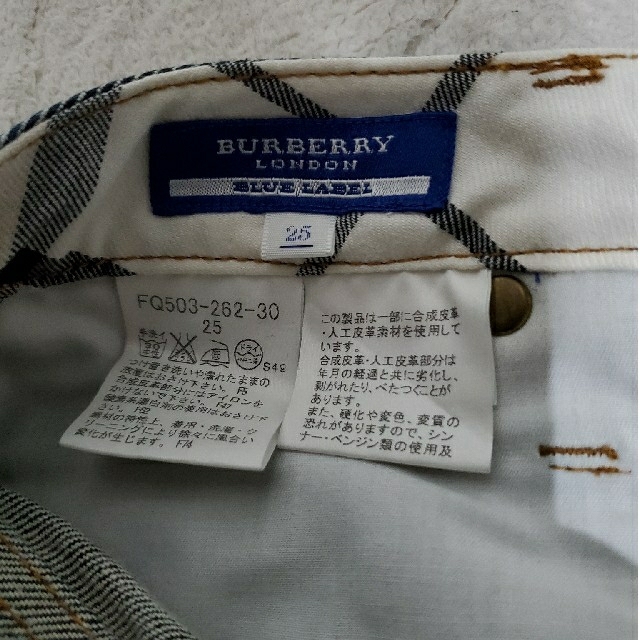 BURBERRY BLUE LABEL(バーバリーブルーレーベル)のバーバリー・ブルーレーベル　デニム　美品 レディースのパンツ(デニム/ジーンズ)の商品写真