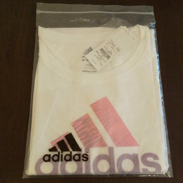 adidas(アディダス)のadidas　Ｔシャツ　白 レディースのトップス(Tシャツ(半袖/袖なし))の商品写真