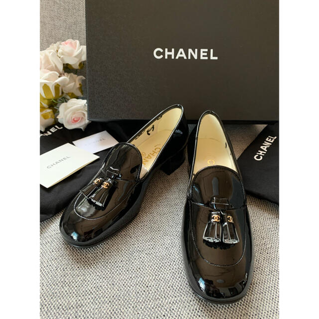 CHANEL(シャネル)のCHANELエナメル本革靴　34.5希少&貴重✨細身22.5cmの方もOK✨ レディースの靴/シューズ(ローファー/革靴)の商品写真