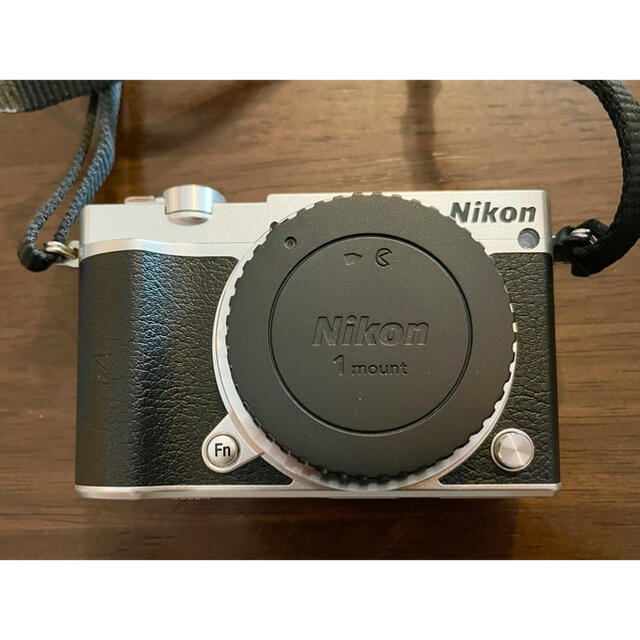 Nikon1 J5 1