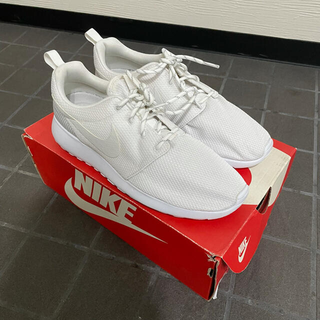 新品未使用　NIKE ROSHE ONE ホワイト 白 27cm ランニング