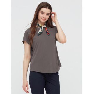 ユニクロ(UNIQLO)の【新品未使用】ユニクロ   クレープジャージーフレンチスリーブTシャツ　 グレー(カットソー(半袖/袖なし))