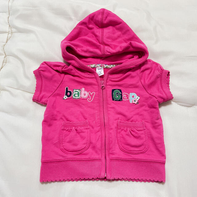 babyGAP(ベビーギャップ)のBaby Gap パーカー　70 キッズ/ベビー/マタニティのベビー服(~85cm)(カーディガン/ボレロ)の商品写真