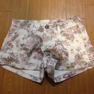 シマムラ(しまむら)の花柄パンツ(ショートパンツ)