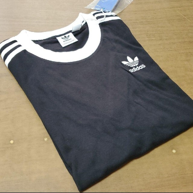 adidas(アディダス)の新品☆adidas☆アディダス☆オリジナルス☆レディース☆Tシャツ☆3ストライプ レディースのトップス(Tシャツ(半袖/袖なし))の商品写真