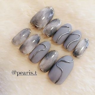 グレーネイル　No.25　pearis.t コスメ/美容のネイル(つけ爪/ネイルチップ)の商品写真