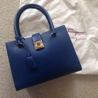 サルヴァトーレフェラガモ(Salvatore Ferragamo)のお値下げ！美品❤︎フェラガモ❤︎ハンドバッグ(ハンドバッグ)