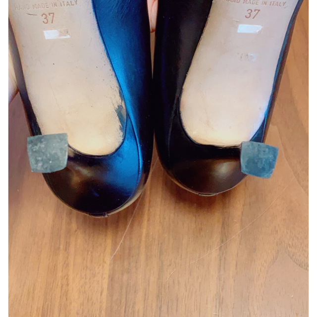 MANOLO BLAHNIK(マノロブラニク)のマノロブラニク　ブラックパンプス レディースの靴/シューズ(ハイヒール/パンプス)の商品写真