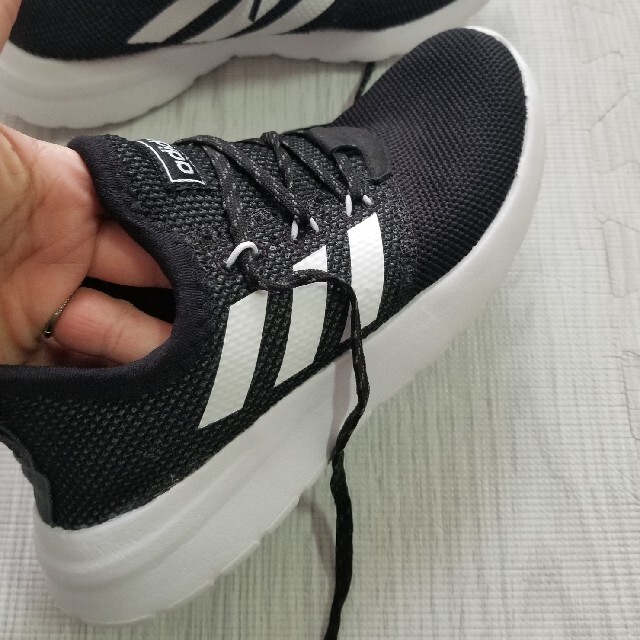 adidas(アディダス)のスニーカー adidas 美品 22.0cm キッズ/ベビー/マタニティのキッズ靴/シューズ(15cm~)(スニーカー)の商品写真