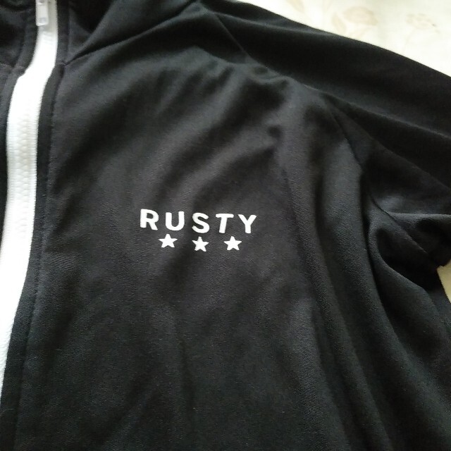 RUSTY(ラスティ)のRUSTY ブラック ストレッチジップアップ カットソー 150cm キッズ/ベビー/マタニティのキッズ服男の子用(90cm~)(ジャケット/上着)の商品写真