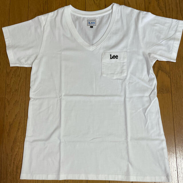 Lee(リー)のGready Brilliant  Lee  Vネック　Tシャツ　　Sサイズ レディースのトップス(Tシャツ(半袖/袖なし))の商品写真