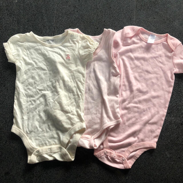 GAP(ギャップ)のgap ロンパース 肌着 ボディスーツ 3枚 キッズ/ベビー/マタニティのベビー服(~85cm)(肌着/下着)の商品写真