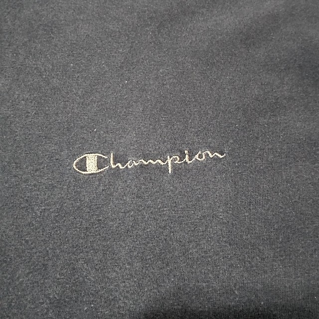 Champion(チャンピオン)のChampion　チャンピオン　刺繍ロゴ　Tシャツ　Mサイズ　輸入　古着　メンズ メンズのトップス(Tシャツ/カットソー(半袖/袖なし))の商品写真