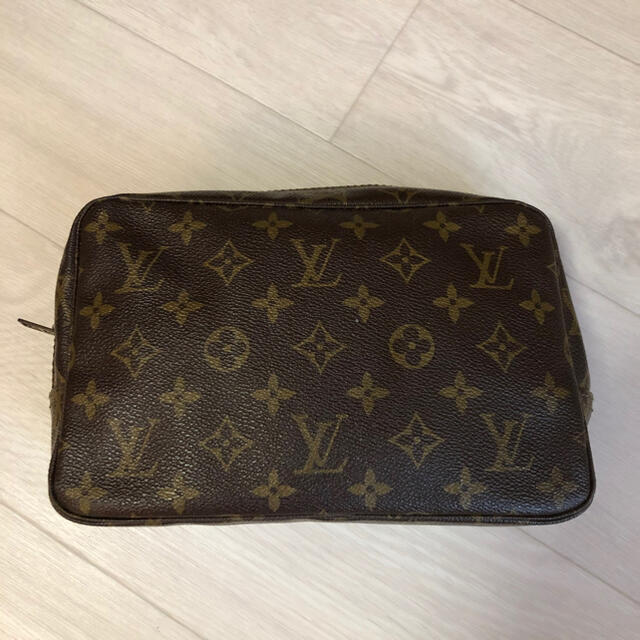 LOUIS VUITTON(ルイヴィトン)のLV ポーチ レディースのファッション小物(ポーチ)の商品写真