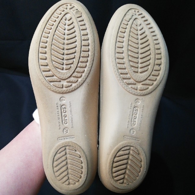 crocs(クロックス)のcrocs　オープントゥサンダル　ベージュ　 レディースの靴/シューズ(サンダル)の商品写真