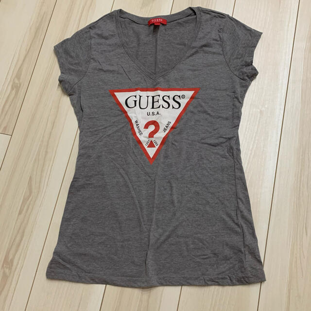 GUESS(ゲス)のTシャツ レディースのトップス(Tシャツ(半袖/袖なし))の商品写真