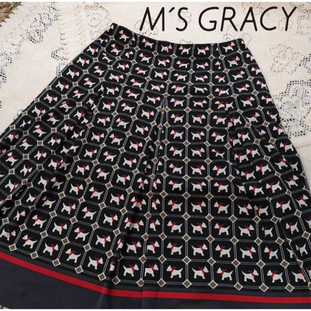 M'S GRACY(エムズグレイシー)のひまわり様専用　　エムズグレイシー スカート　犬柄　テリア　犬　38サイズ レディースのスカート(ひざ丈スカート)の商品写真