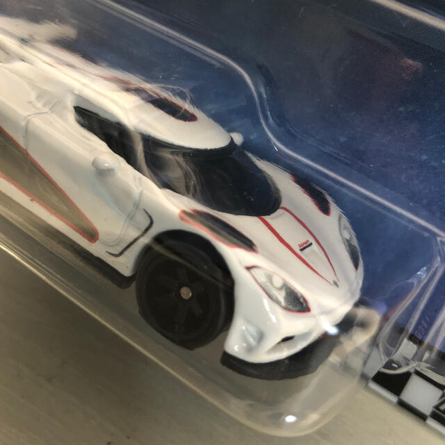 ホットウィール ブールヴァード　KOENIGSEGG AGERA R エンタメ/ホビーのおもちゃ/ぬいぐるみ(ミニカー)の商品写真