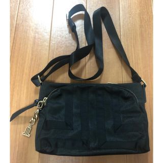 ランバンオンブルー(LANVIN en Bleu)の美品🌟ランバンオンブルー　斜め掛けバッグ　ブラック(ショルダーバッグ)