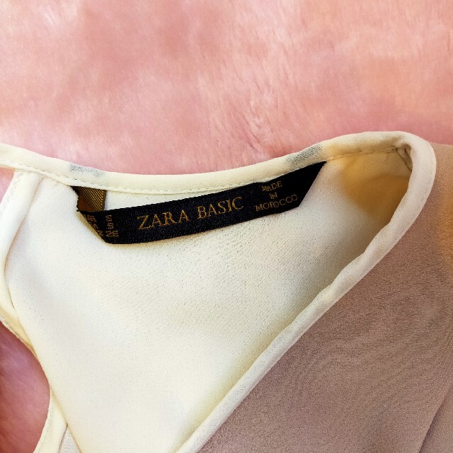ZARA(ザラ)のザラ　ZARA トップス　ノースリーブ レディースのトップス(カットソー(半袖/袖なし))の商品写真