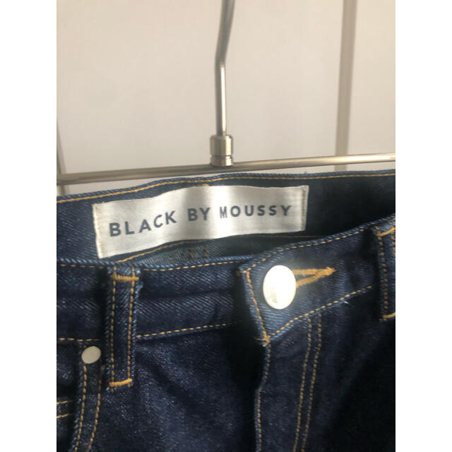 BLACK by moussy(ブラックバイマウジー)のblack by  moussy PUNA ワンウォッシュ　サイズ24 レディースのパンツ(デニム/ジーンズ)の商品写真