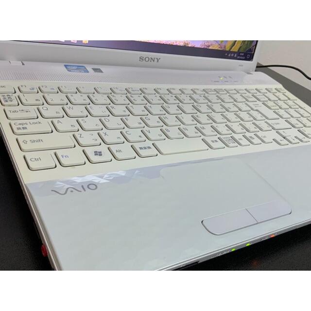 SONY(ソニー)の☘️ホワイトカラー/VAIO/SONY/ノートパソコン/大容量640GB☘️ スマホ/家電/カメラのPC/タブレット(ノートPC)の商品写真