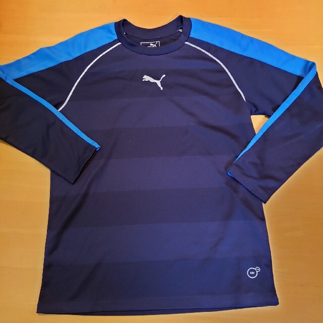 PUMA(プーマ)の美品140☆プーマPUMAボーダー長袖Tシャツ☆紺色 キッズ/ベビー/マタニティのキッズ服男の子用(90cm~)(Tシャツ/カットソー)の商品写真