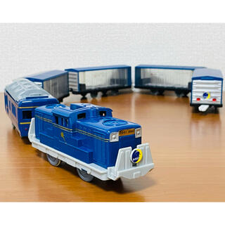 タカラトミー(Takara Tomy)のプラレール  いっぱいつなごうトミカ搭載貨車セット　カートレイン北海道　フル編成(鉄道模型)