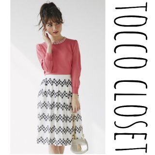 トッコ(tocco)のtocco closet パールビジュー付きプルオーバー サマーニット(カットソー(長袖/七分))