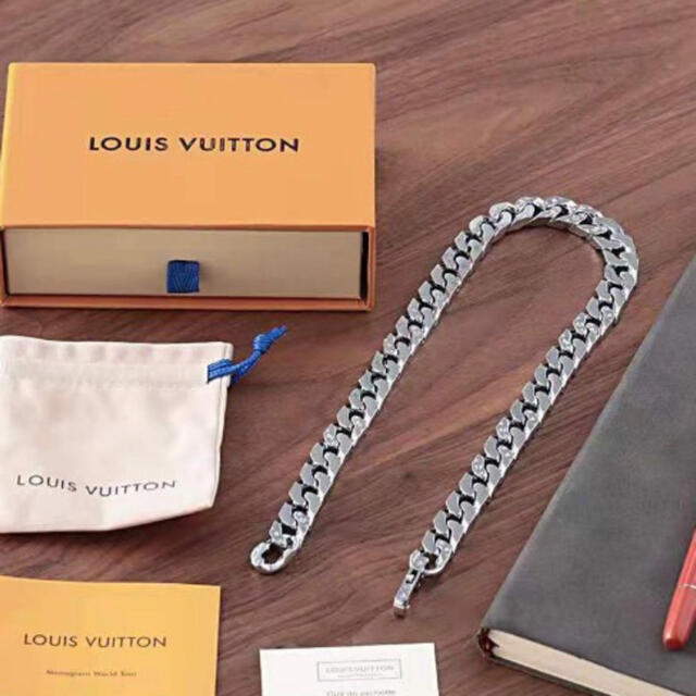 LOUIS VUITTON(ルイヴィトン)のLOUIS VUITTON ネックレス メンズのアクセサリー(ネックレス)の商品写真