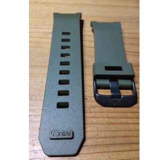 ニクソン(NIXON)のニクソンレグルス　グリーン（カーボン)  替えベルト(ラバーベルト)