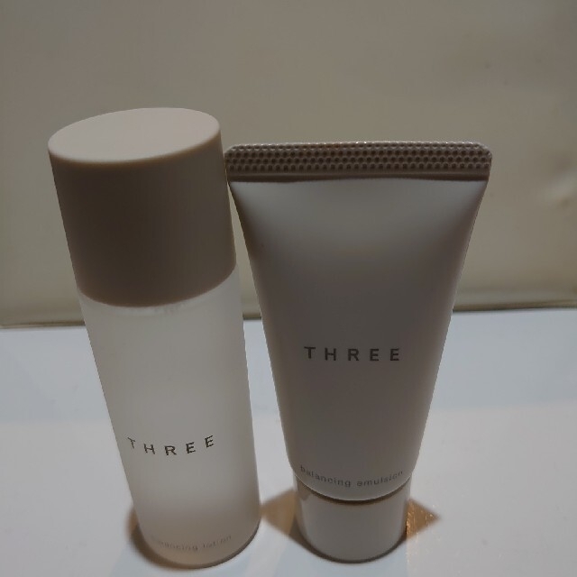 THREE(スリー)のTHREE バランシングローション&エマルジョンおまけ付き コスメ/美容のスキンケア/基礎化粧品(乳液/ミルク)の商品写真