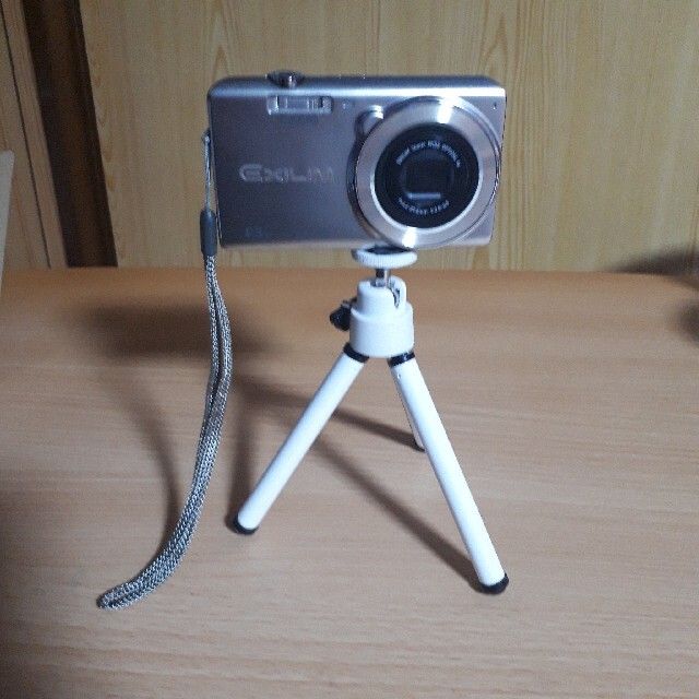 CASIO(カシオ)の美品☆CASIO EXILIM EX-Z780 デジタルカメラ スマホ/家電/カメラのカメラ(コンパクトデジタルカメラ)の商品写真
