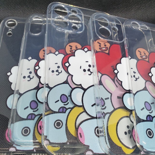 防弾少年団(BTS)(ボウダンショウネンダン)のBT21 iPhone12 カバー スマホ/家電/カメラのスマホアクセサリー(iPhoneケース)の商品写真