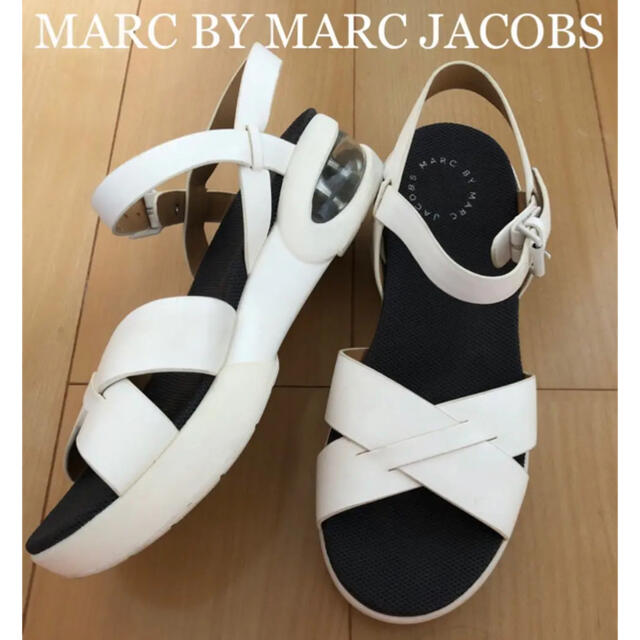 MARC BY MARC JACOBS(マークバイマークジェイコブス)のMARC BY MARC JACOBS ストラップ付きエアーソールサンダル レディースの靴/シューズ(サンダル)の商品写真