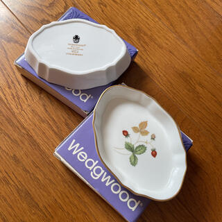 ウェッジウッド(WEDGWOOD)の《新品》ウェッジウッド　ワイルドストロベリー シルバートレー(食器)