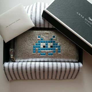 アニヤハインドマーチ 革 財布(レディース)(シルバー/銀色系)の通販