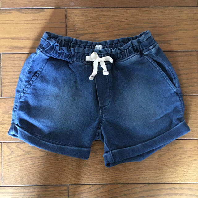 GAP Kids(ギャップキッズ)のGAP kids デニム風　ショートパンツ　美品 キッズ/ベビー/マタニティのキッズ服女の子用(90cm~)(パンツ/スパッツ)の商品写真