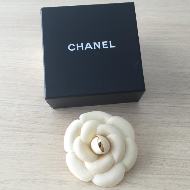 CHANELのコサージュ