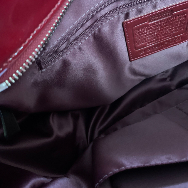 COACH(コーチ)のコーチ　エナメルバック　赤 レディースのバッグ(ショルダーバッグ)の商品写真